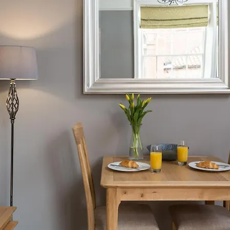 Fossgate Bridge Apartment